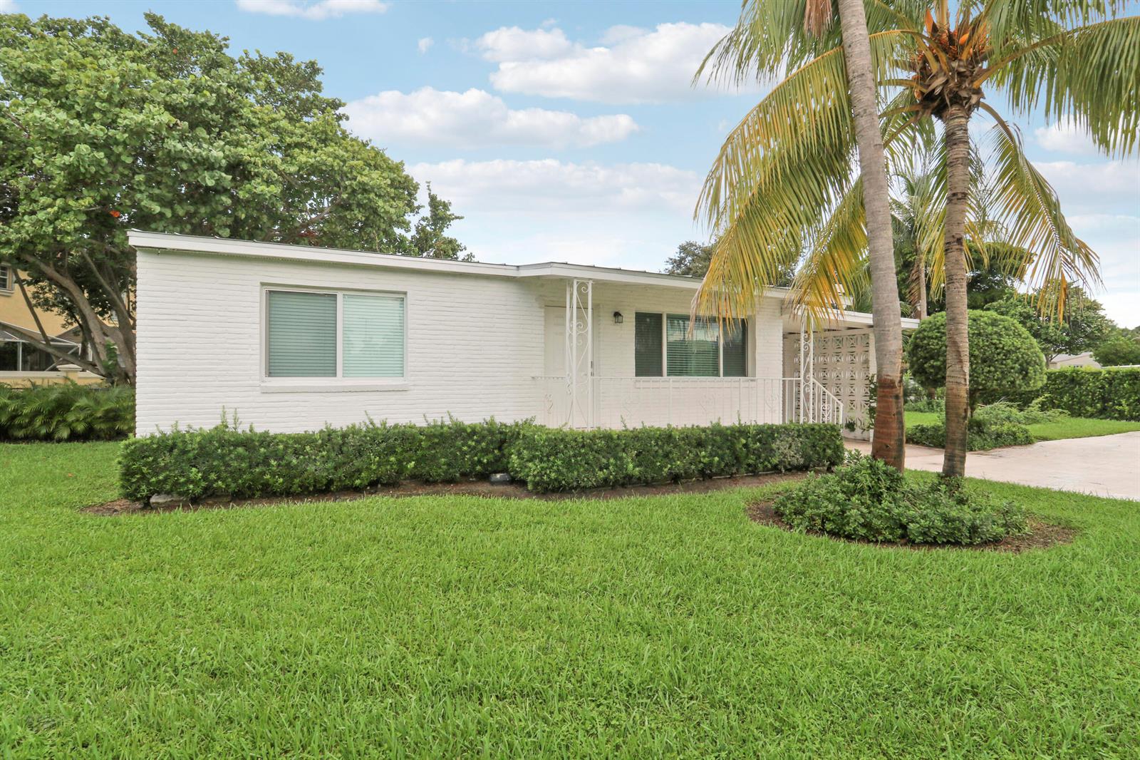 2516 Lorraine Court, North Palm Beach FL 33403