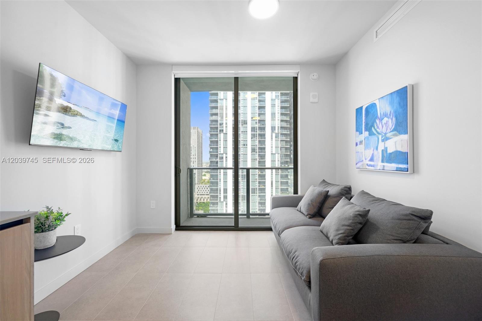 121 NE 5th St # 3006, Miami FL 33132