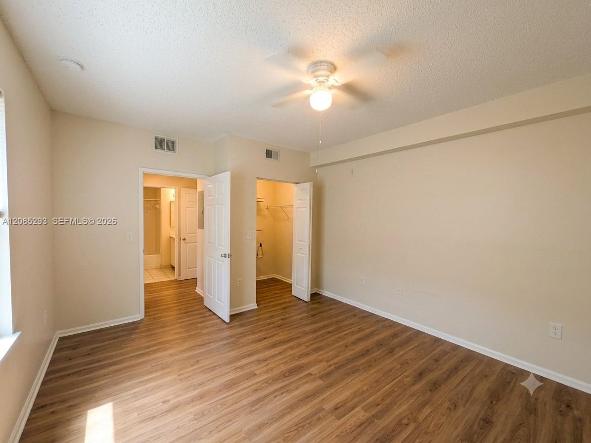 8060 N Nob Hill Rd # 101 — Photo 5
