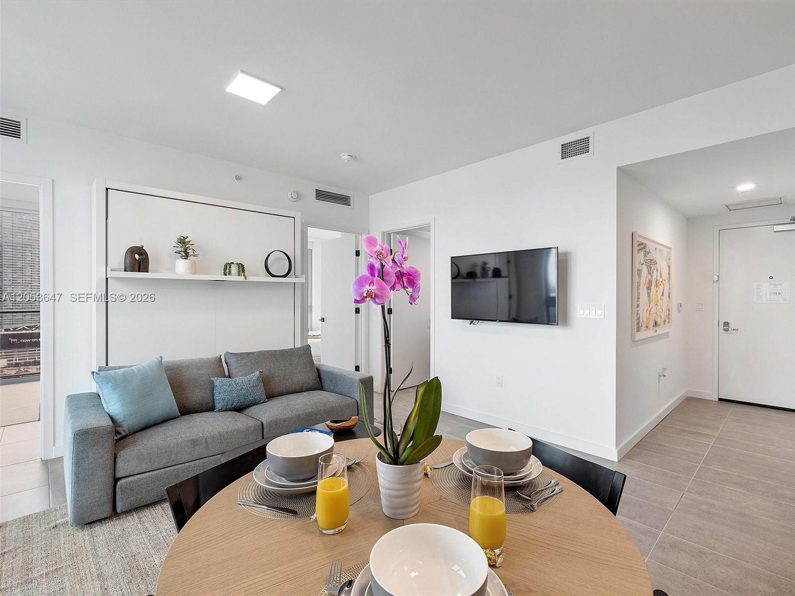 227 NE 2nd St # 2706, Miami FL 33132