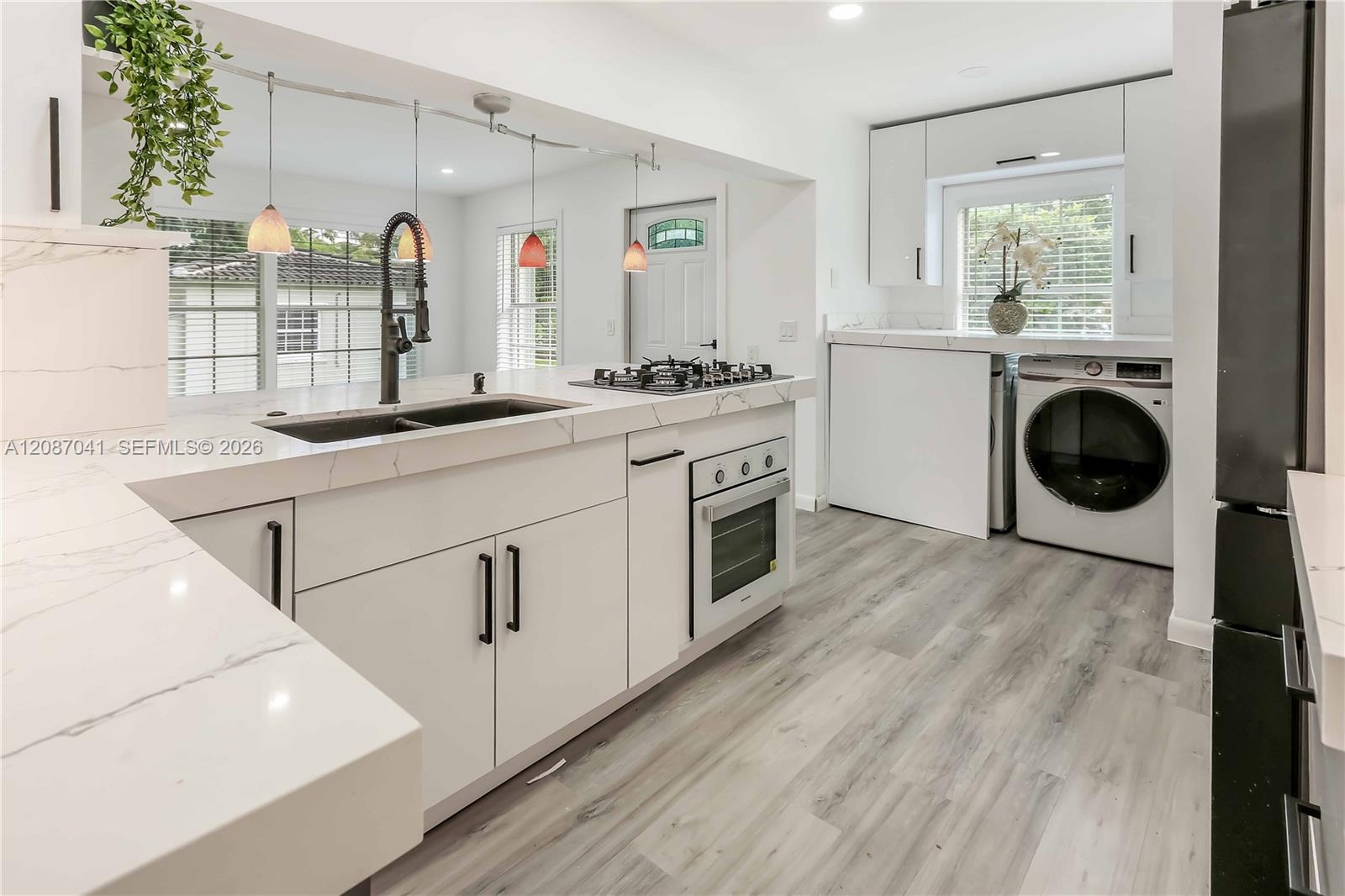 1516 Jefferson St — Photo 4