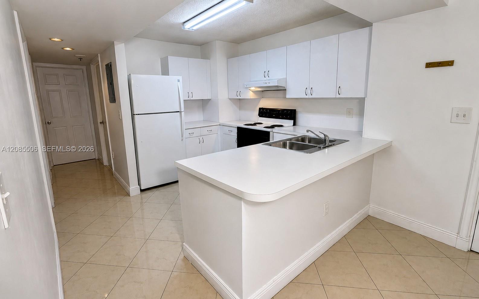 104 SW 9th St # 1403 — Photo 3