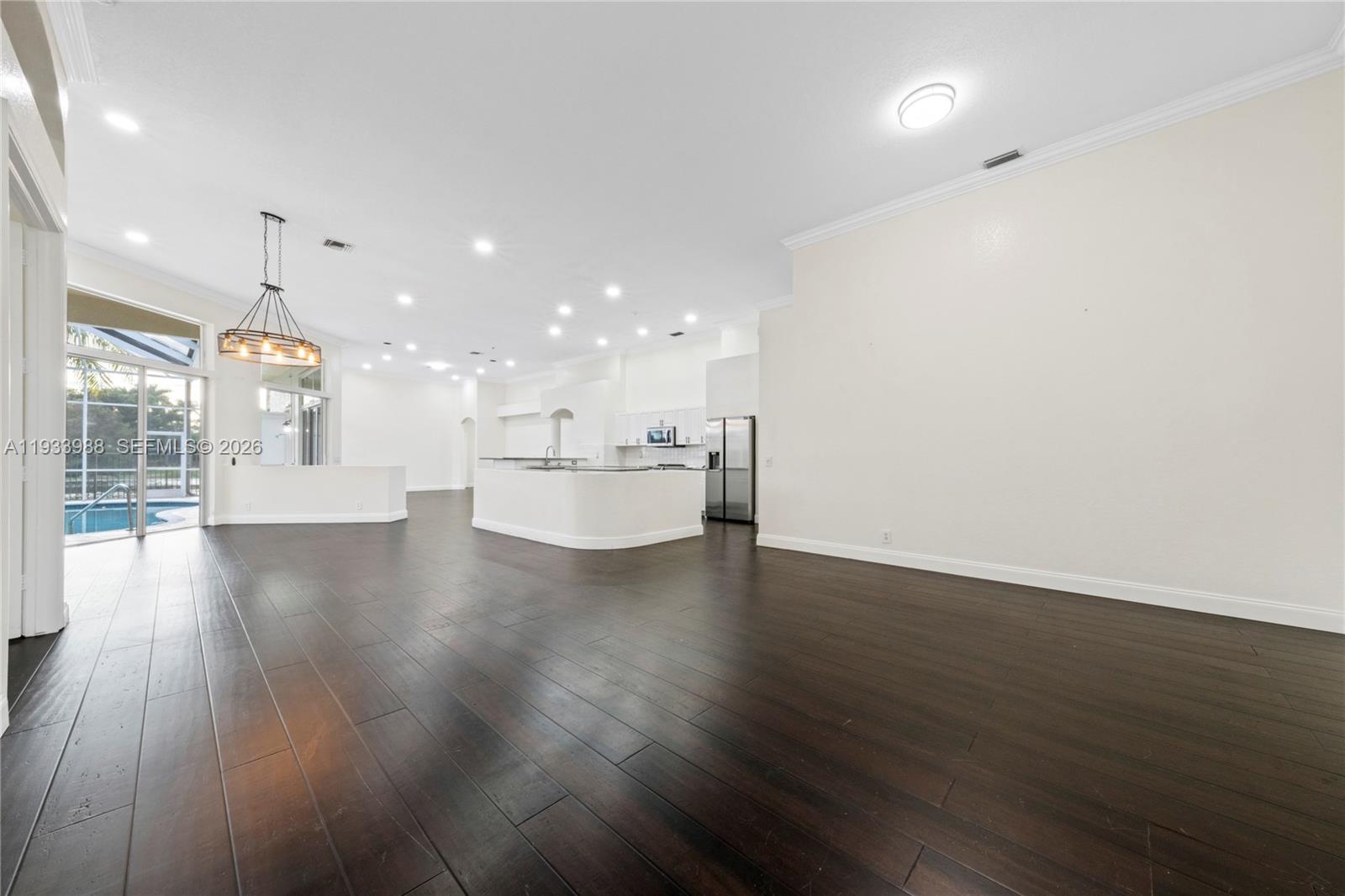 2893 Oakbrook Dr — Photo 2