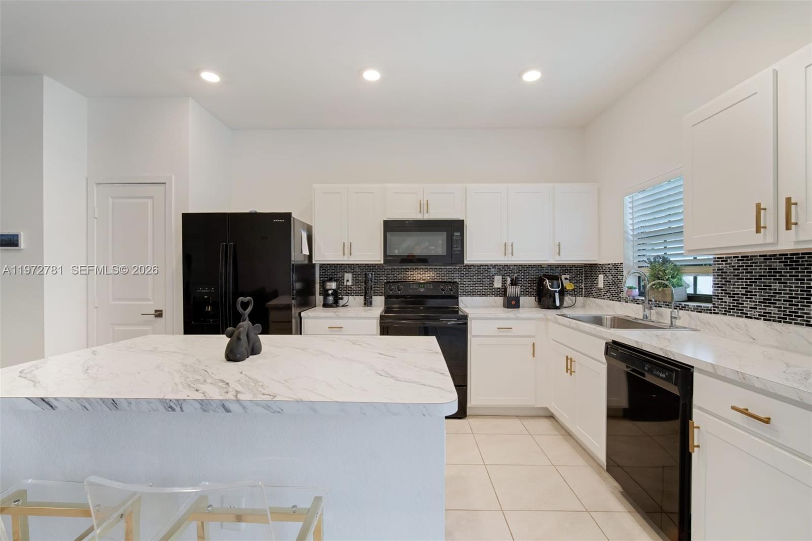 1181 SW 7th Ct # 1181 — Photo 5