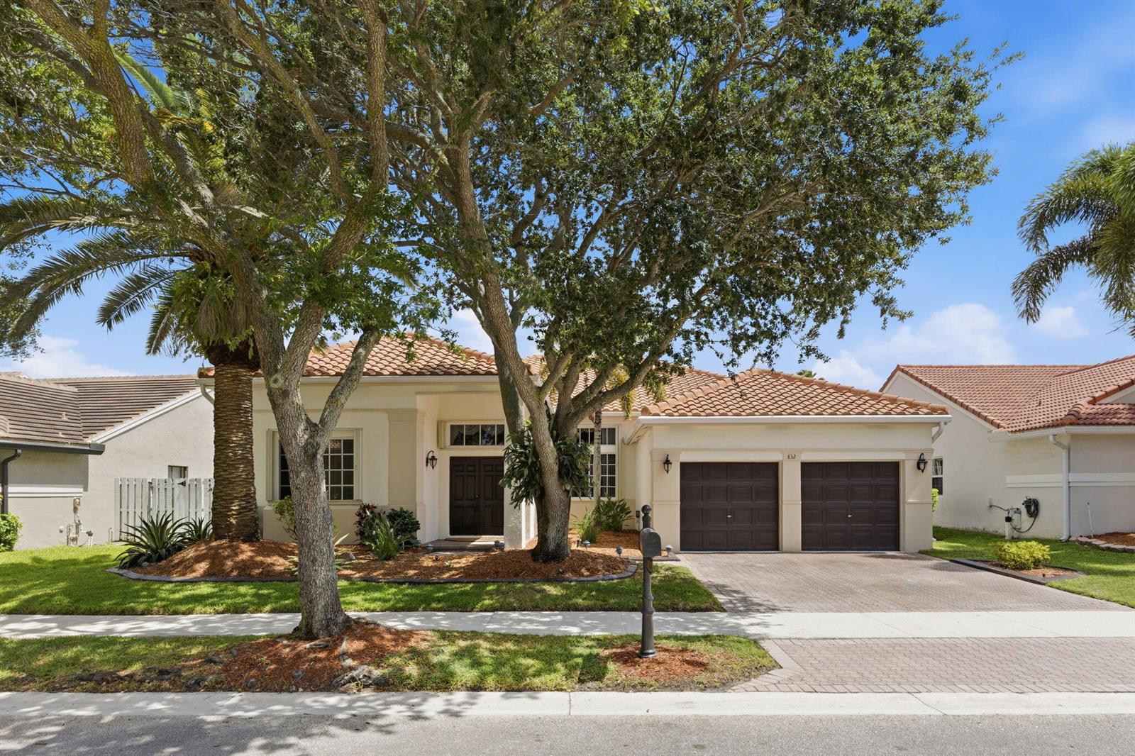 832 Heritage Drive, Weston FL 33326