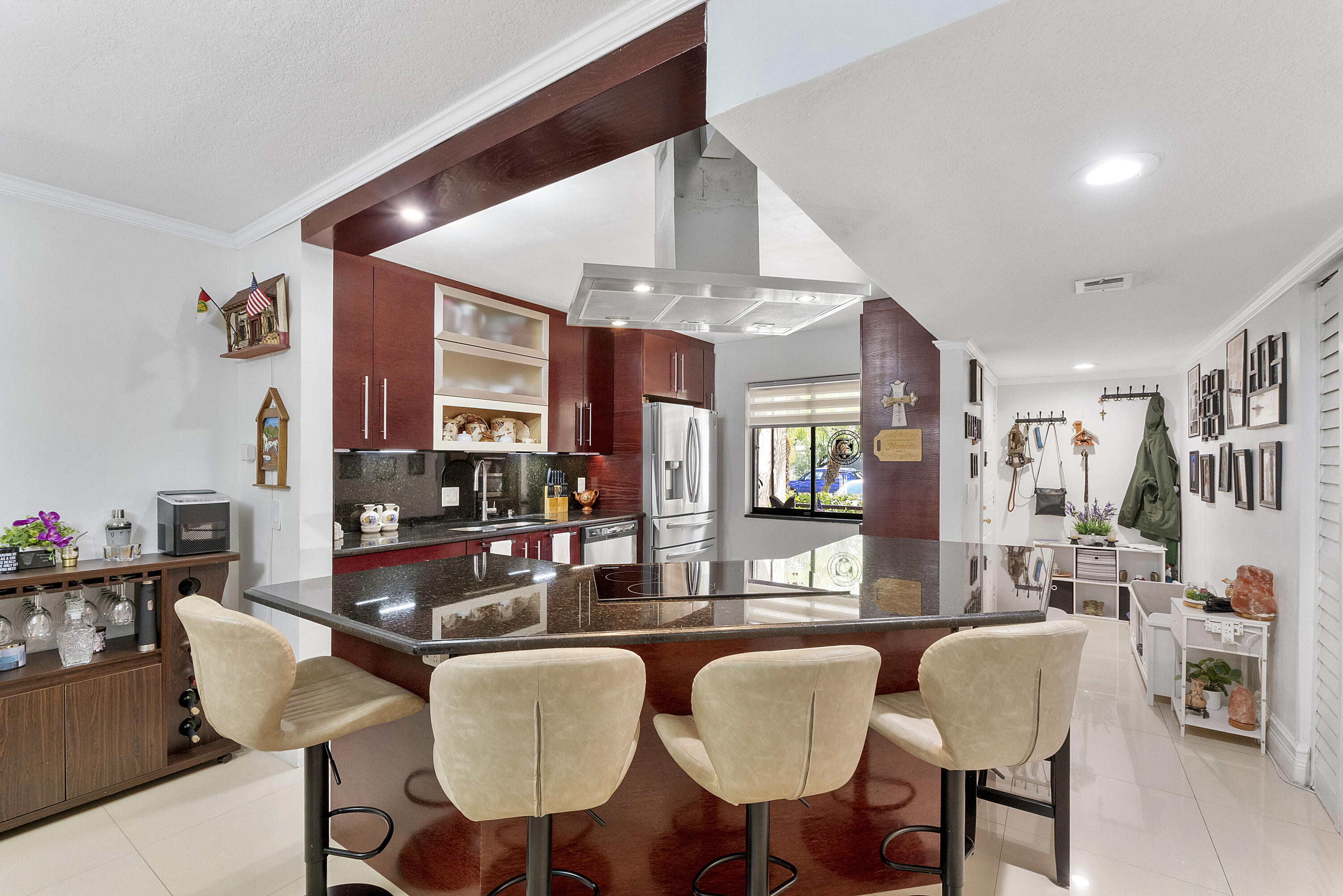 435 LAKEVIEW Drive # 104 — Photo 3