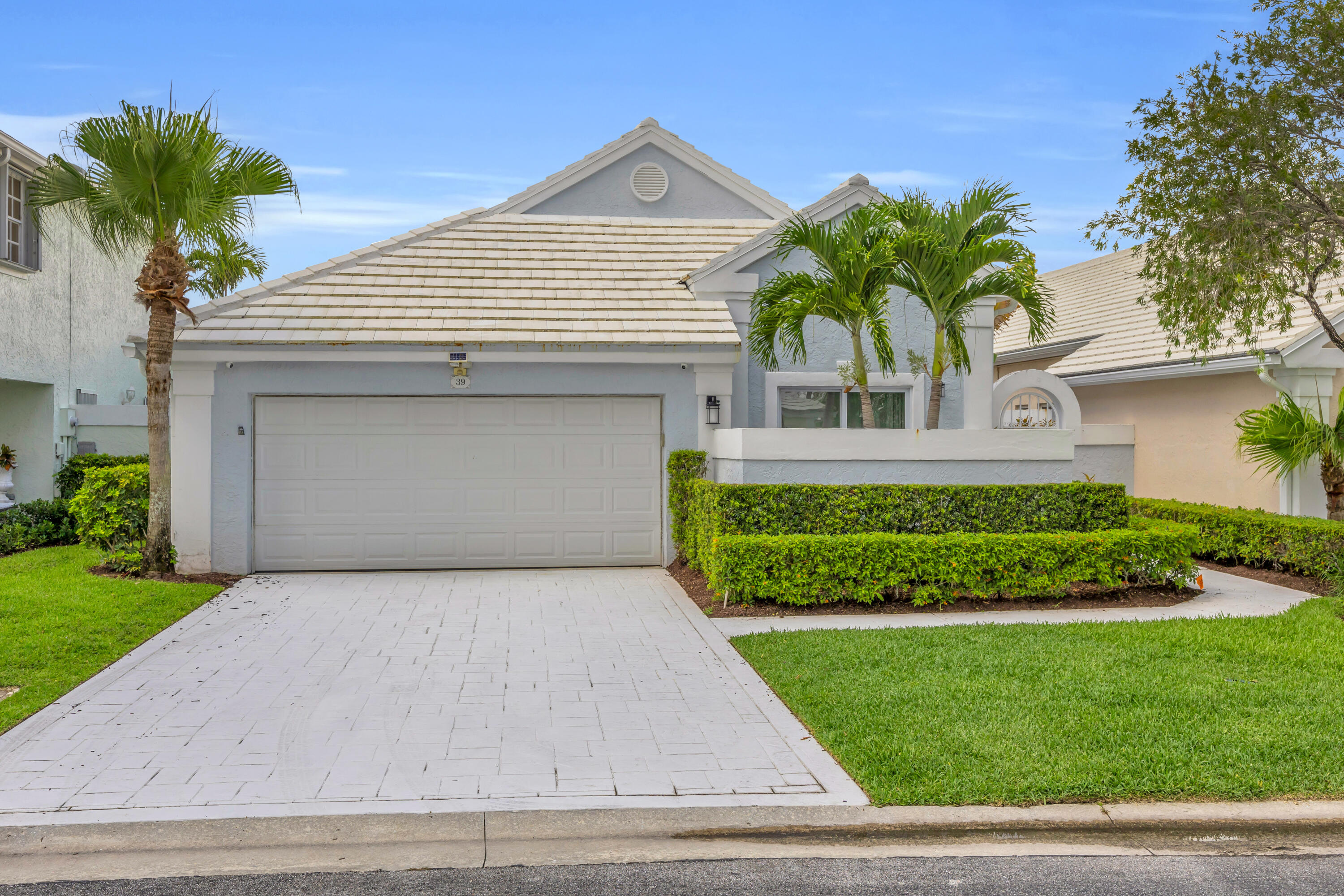 39 Dorchester Circle, Palm Beach Gardens FL 33418