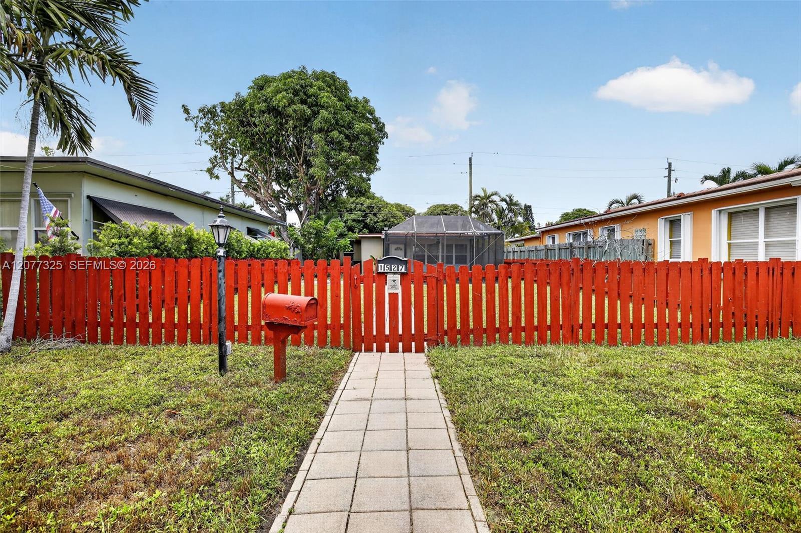 1527 Jackson St, Hollywood FL 33020