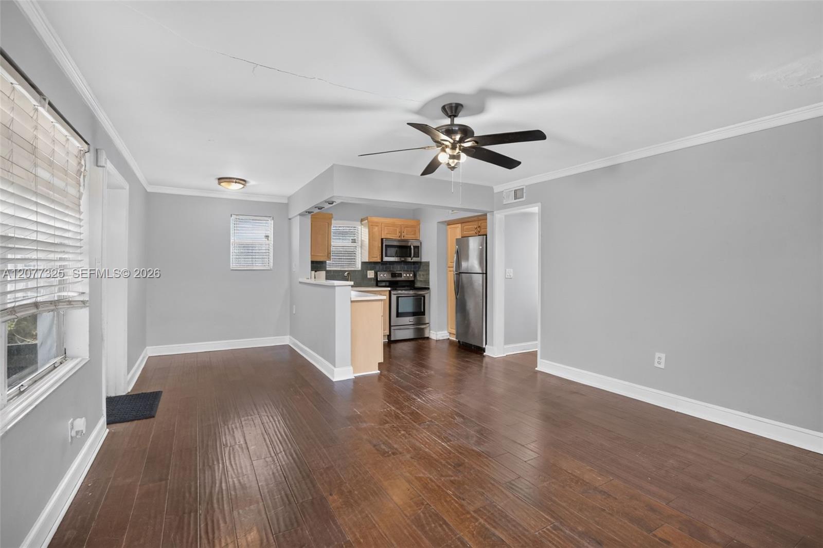 1527 Jackson St — Photo 4
