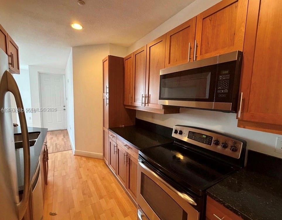 332 SW 14th Ave # 332 — Photo 3
