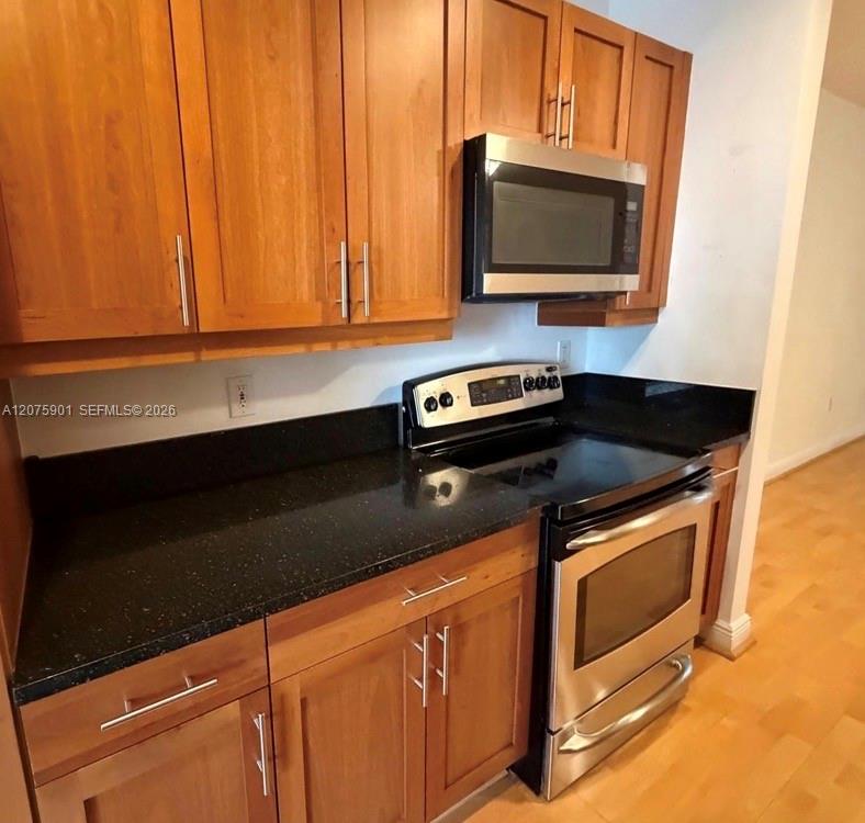 332 SW 14th Ave # 332 — Photo 5