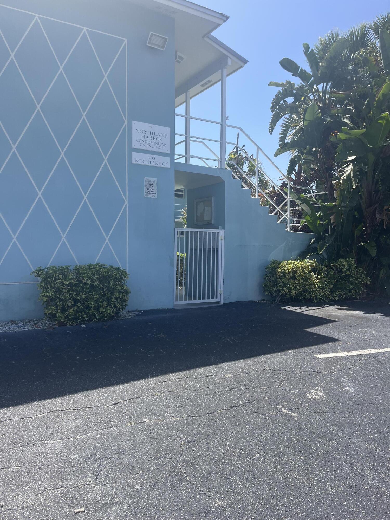 400 Northlake Court # 204, North Palm Beach FL 33408