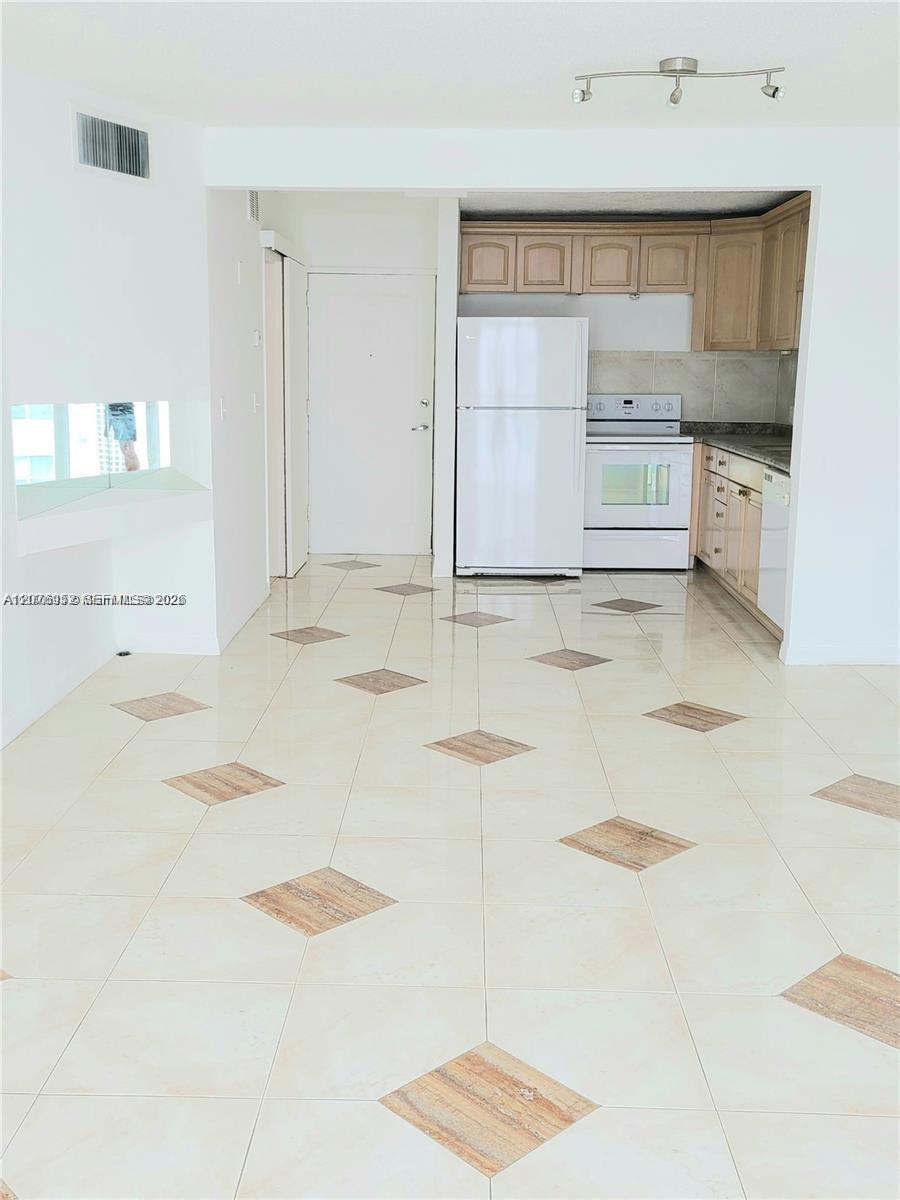 1228 West Ave # 1006 — Photo 4