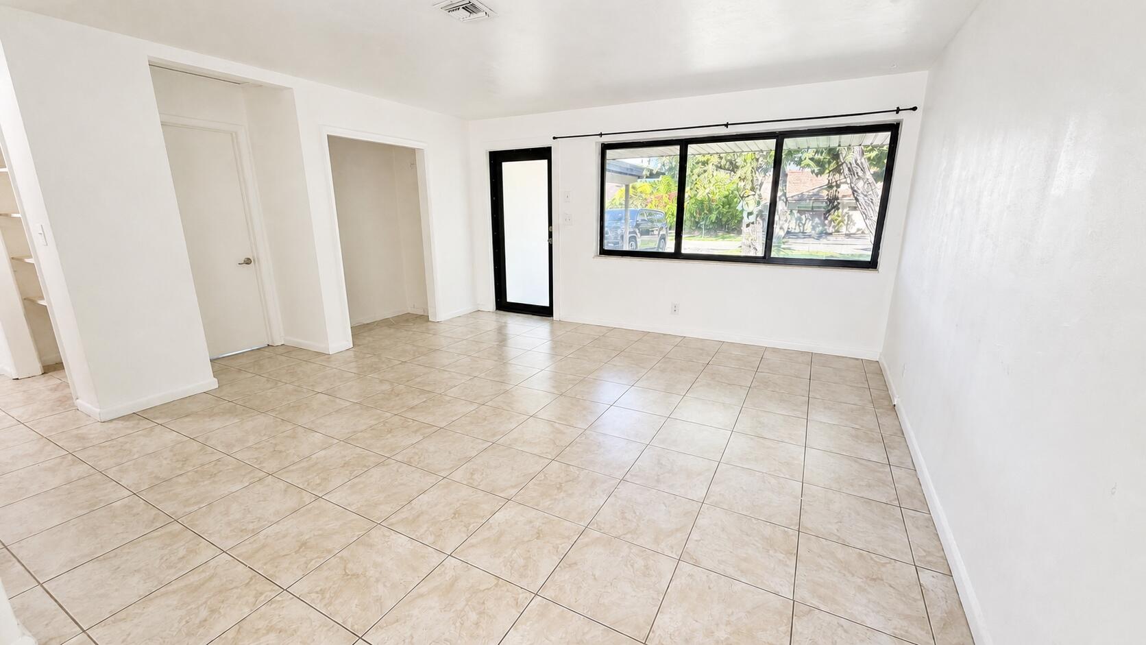 360 NW 65TH Avenue — Photo 4