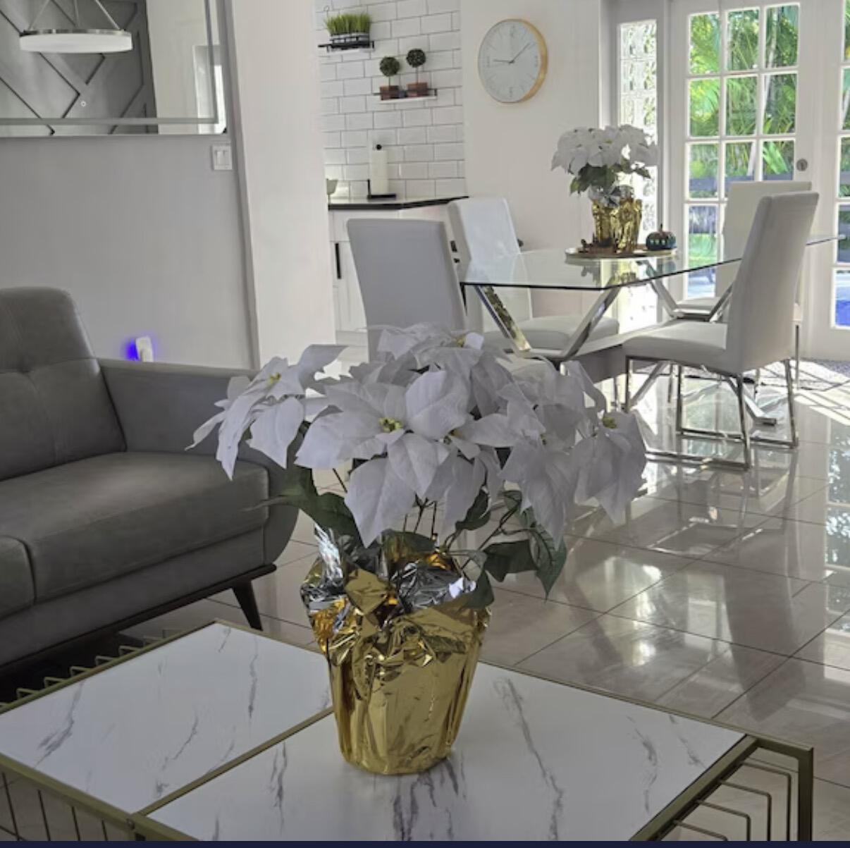 5610 SW 55th Street — Photo 2