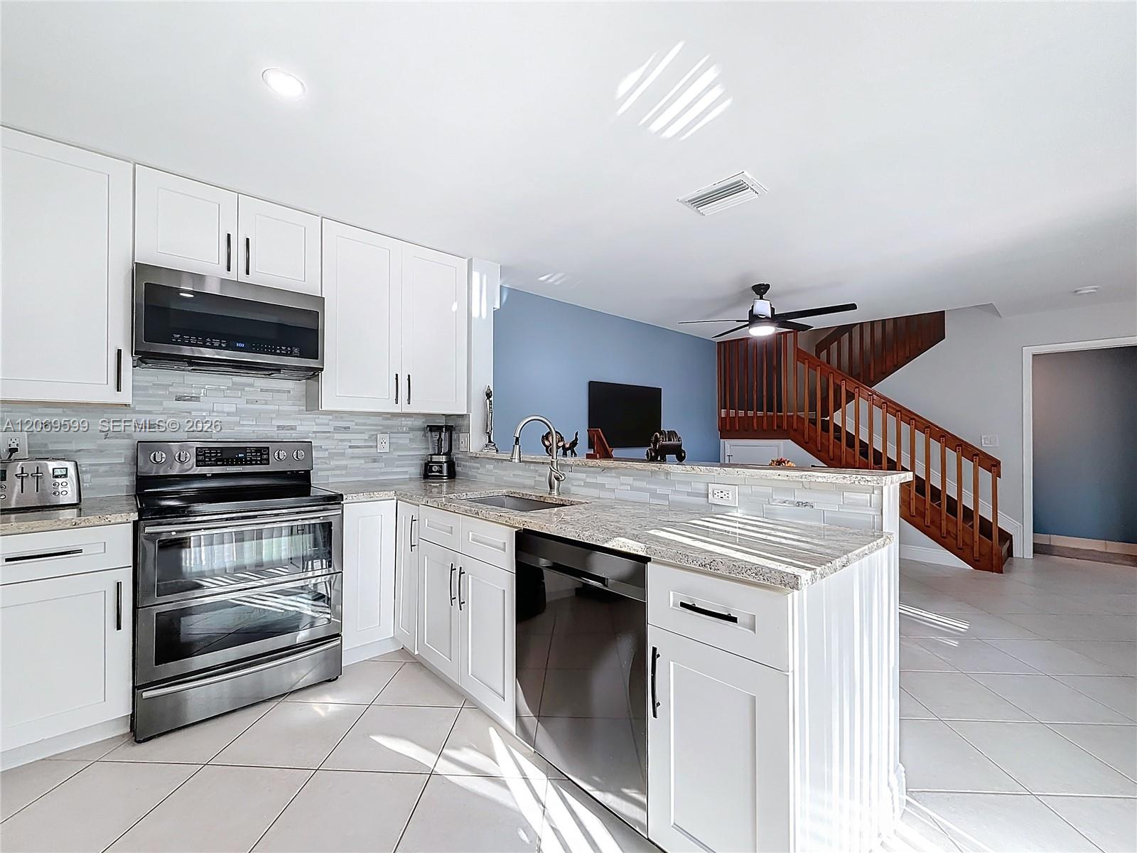 10977 Long Boat Dr # 10977 — Photo 2