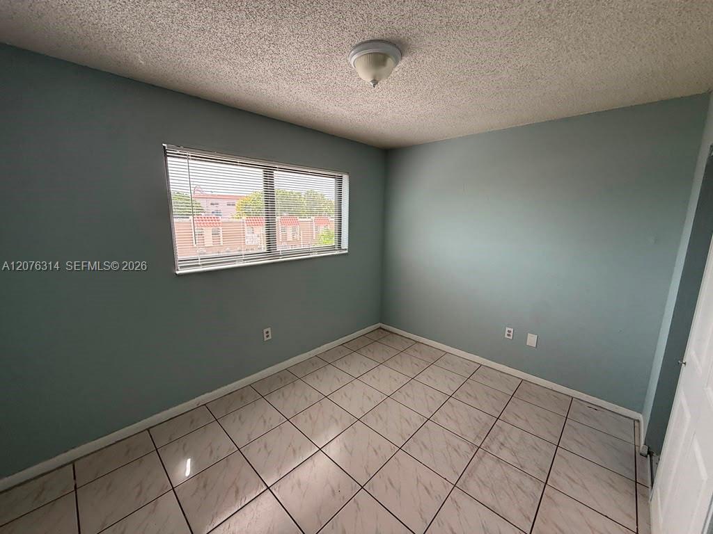 5 Olive Dr # 13 — Photo 5
