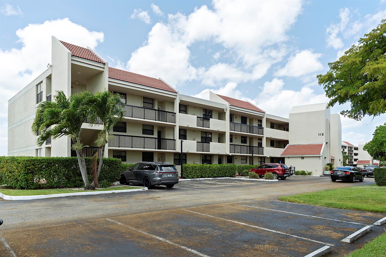 112 LAKE EMERALD Drive # 209, Oakland Park FL 33309