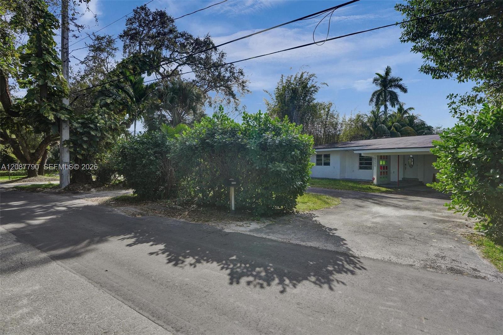 18500 NE 23rd Ct — Photo 4