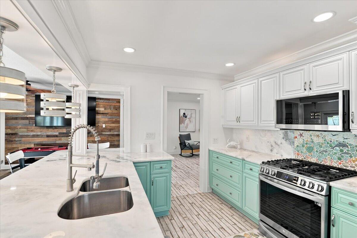 1736 NW 39th Street, Oakland Park FL 33309