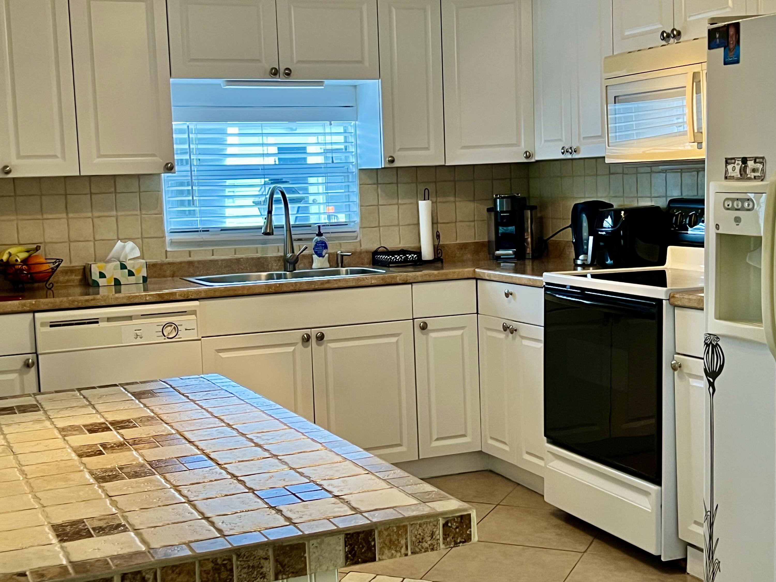 3325 South Street, Hollywood FL 33021