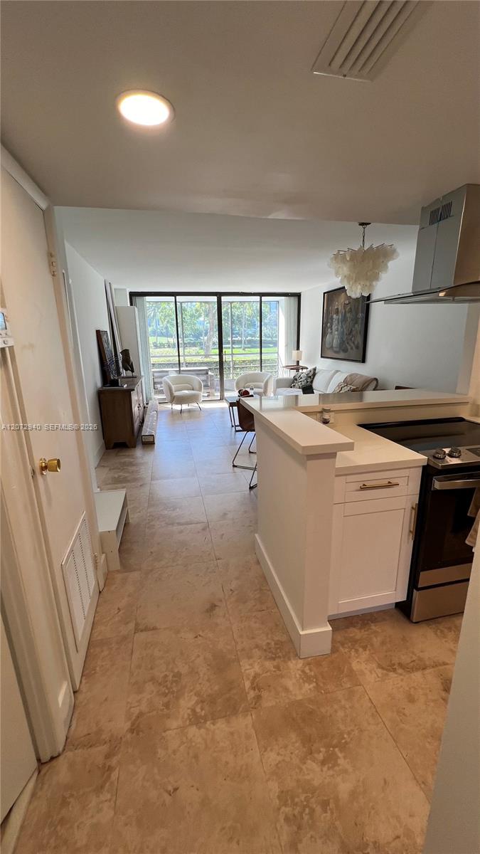 20500 W Country Club Dr # 117 — Photo 3