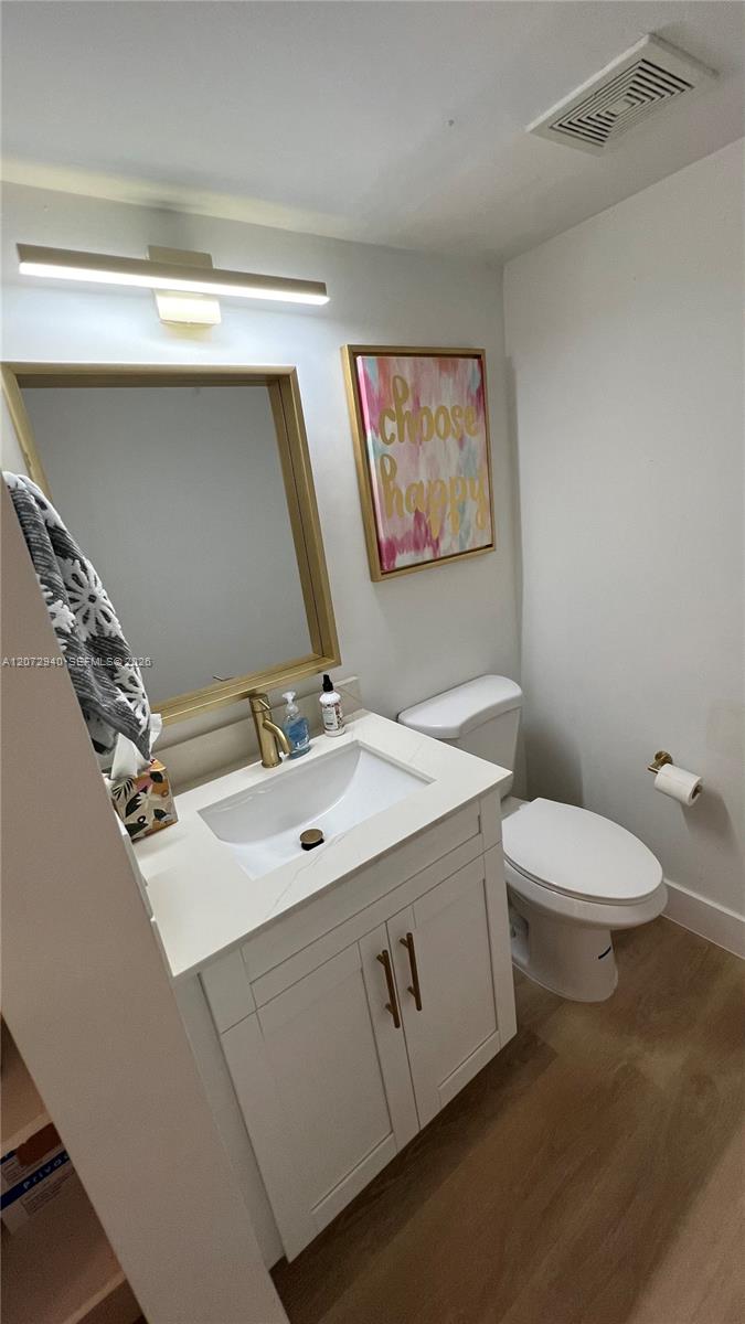 20500 W Country Club Dr # 117 — Photo 4