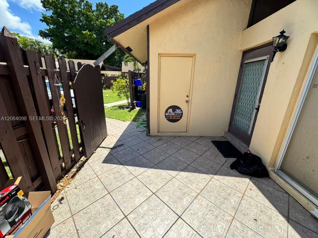332 Briarwood Cir # 19 — Photo 3