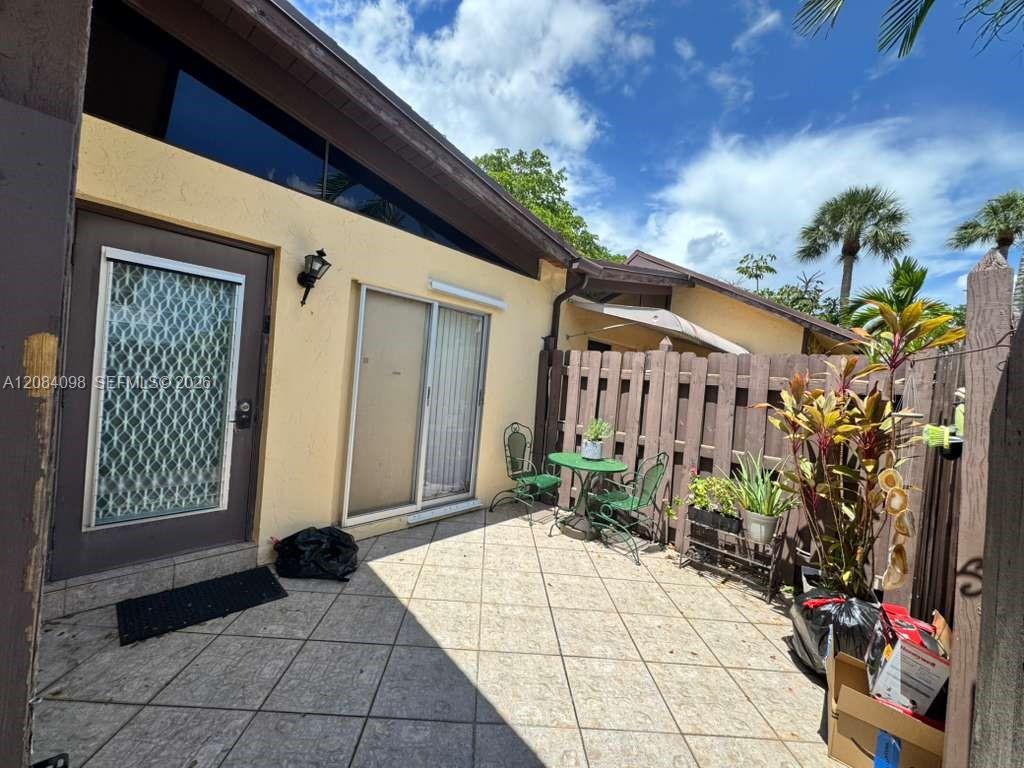 332 Briarwood Cir # 19 — Photo 4