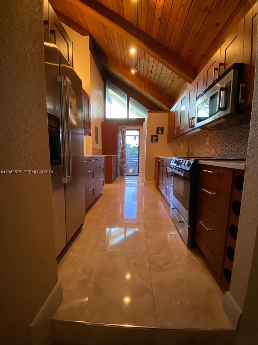 485 N University Dr # 6 — Photo 4