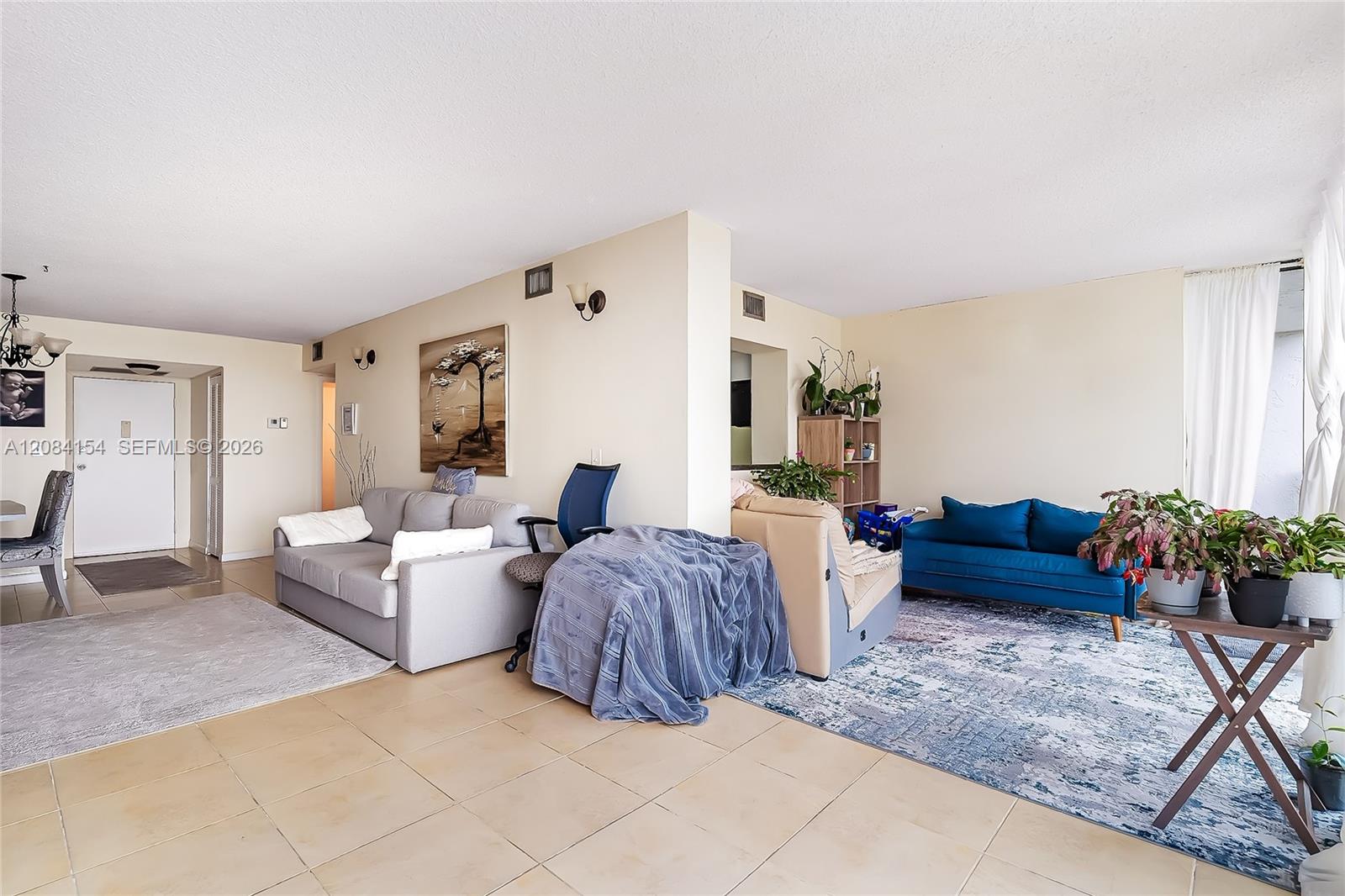 800 Parkview Dr # 901 — Photo 3