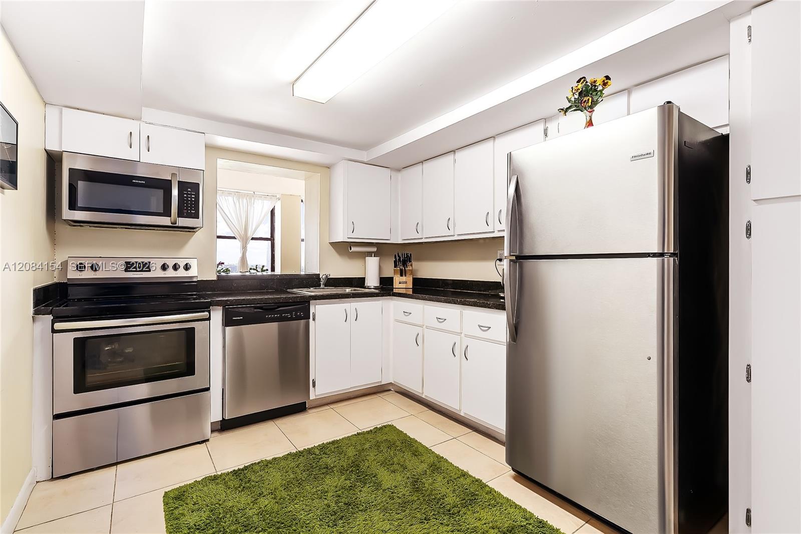 800 Parkview Dr # 901 — Photo 5