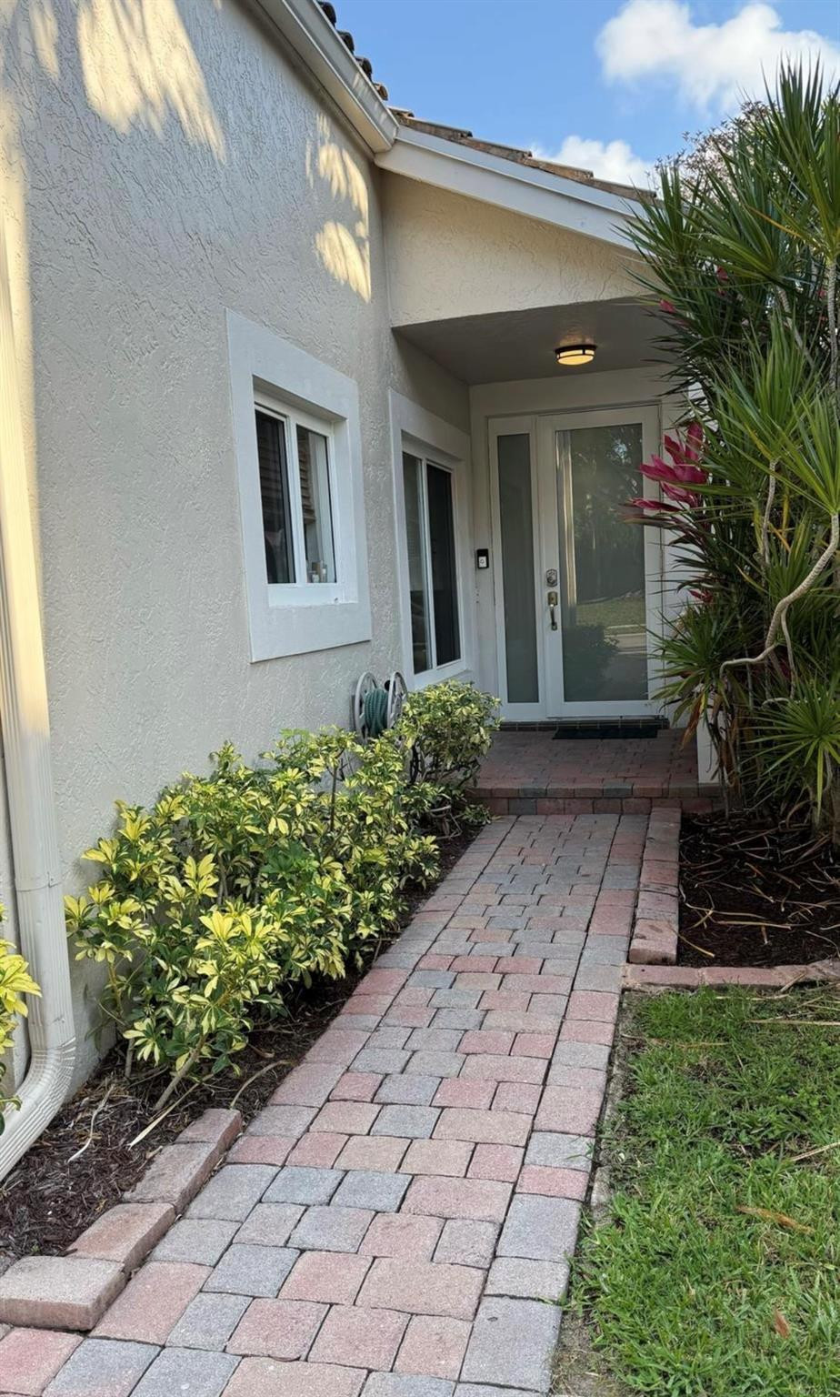 6165 NW 77th Place — Photo 3