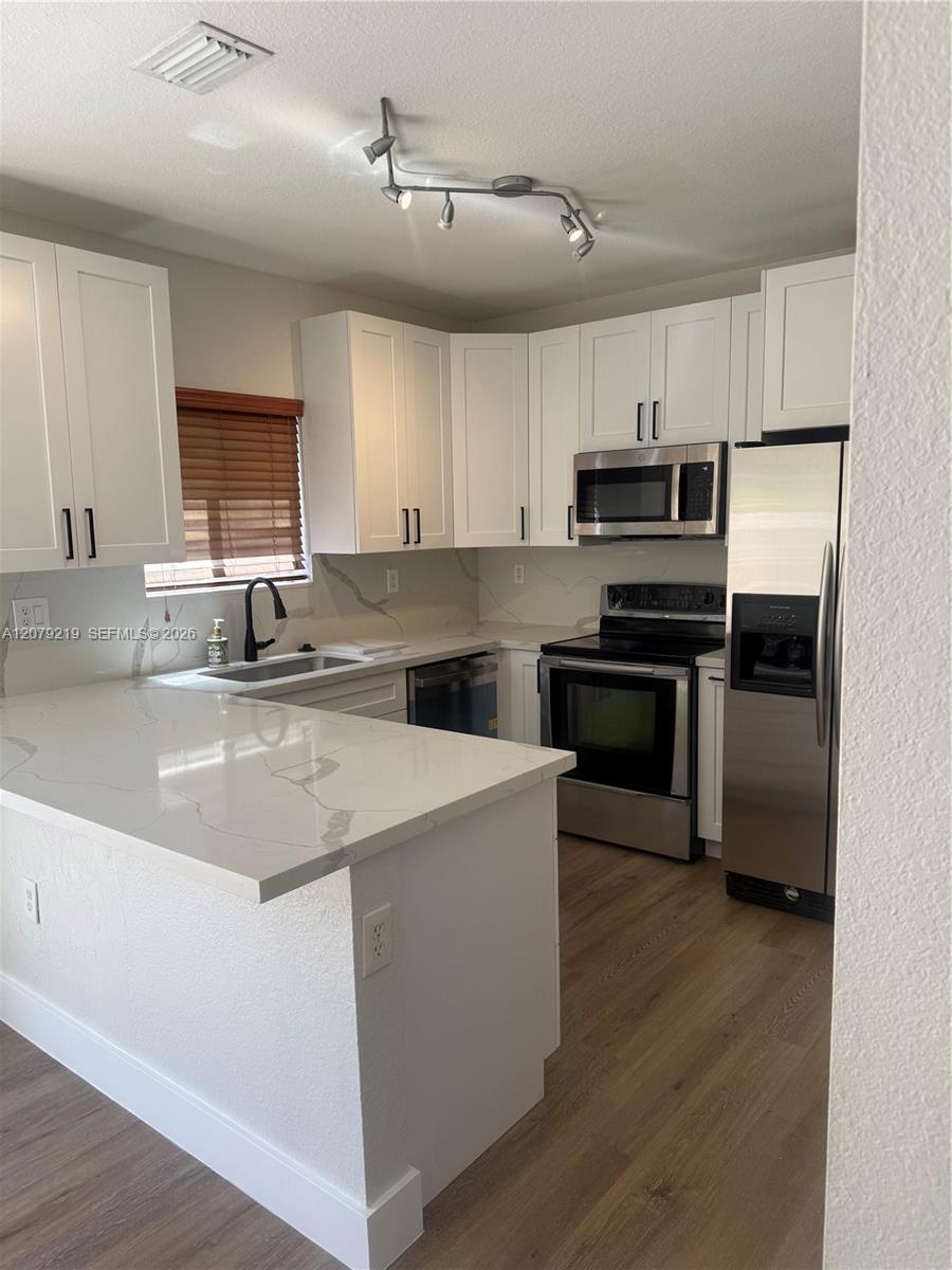 21467 SW 86th Pl — Photo 2