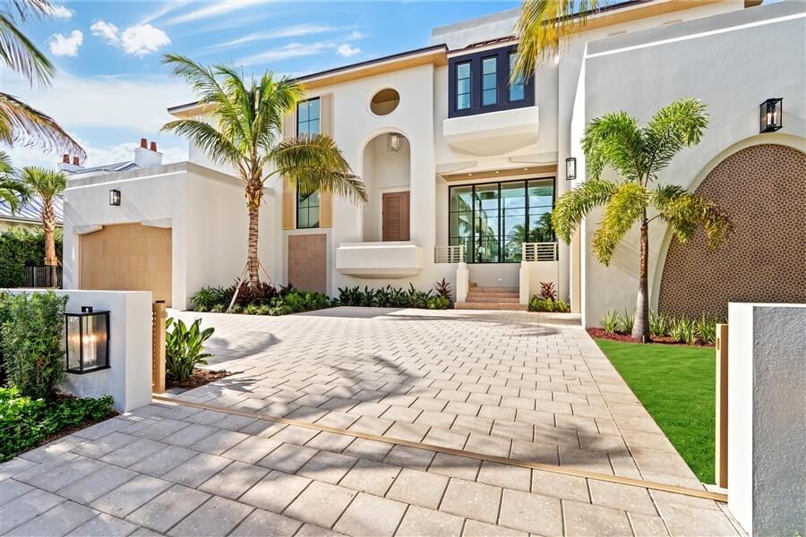 1117 BEACH Drive — Photo 4