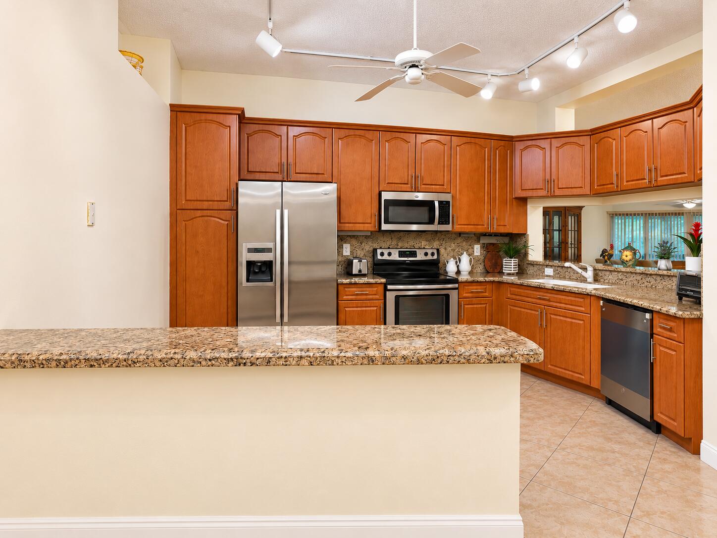 10164 LOMBARDY Drive — Photo 4