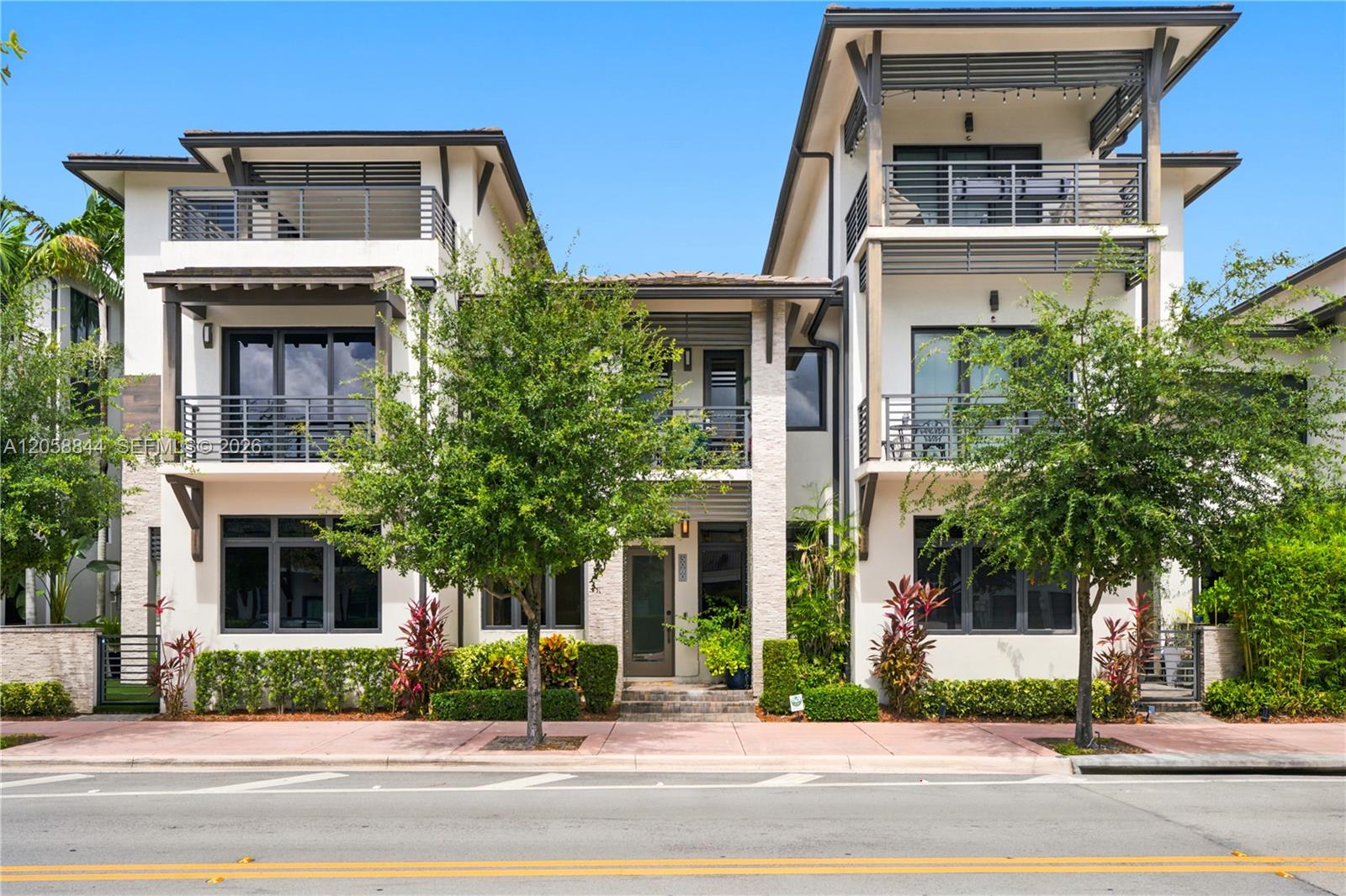 5080 NW 84th Avenue, Doral FL 33166