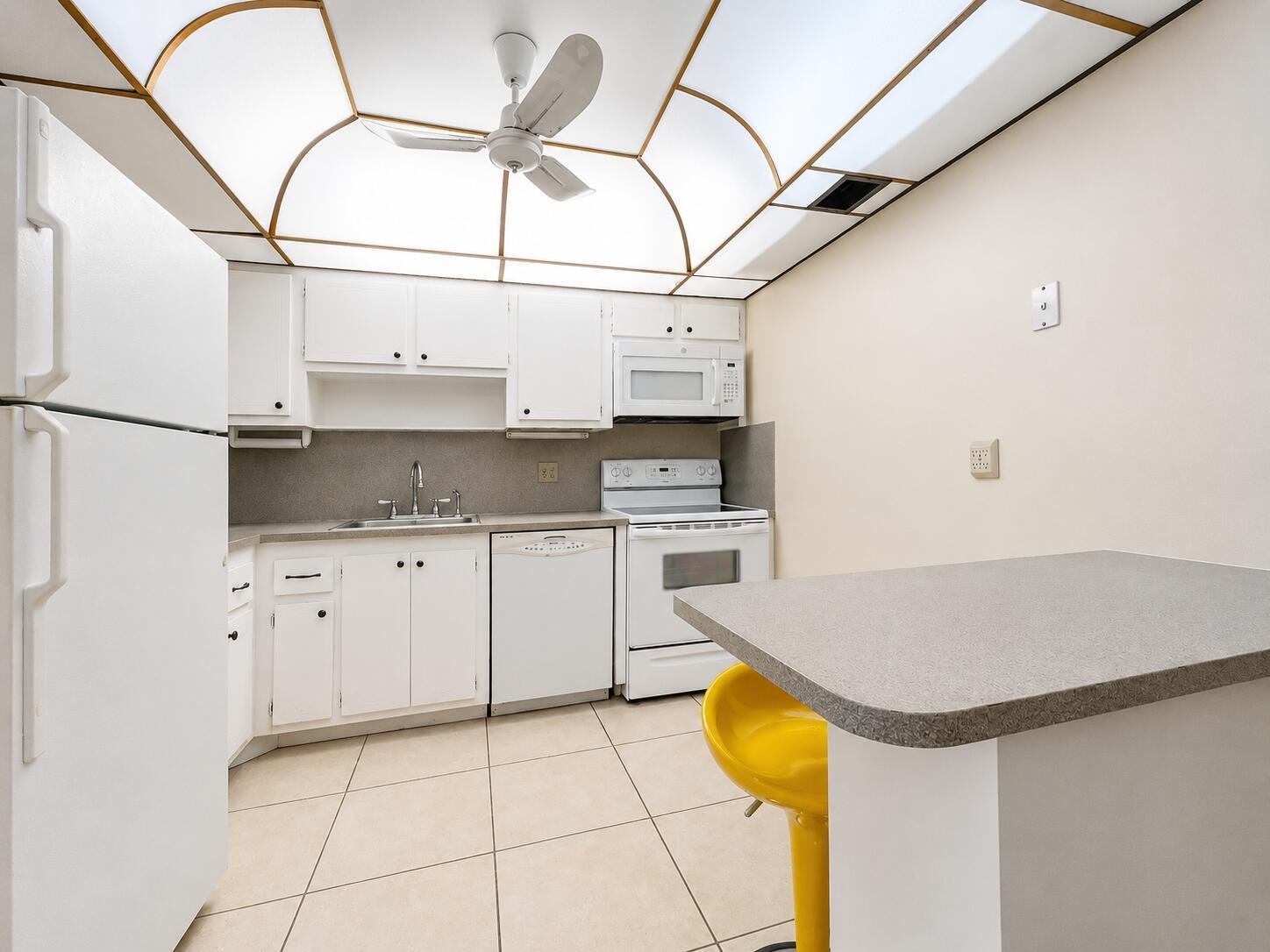 Spacious and Bright Kitchen