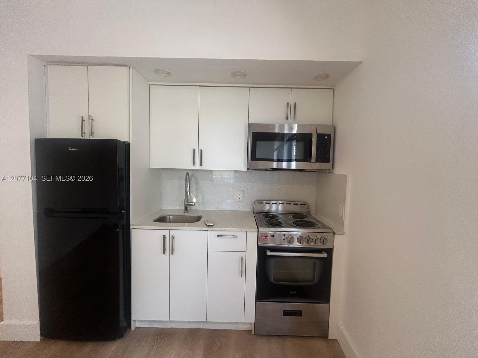 2000 Monroe St # 1 — Photo 3