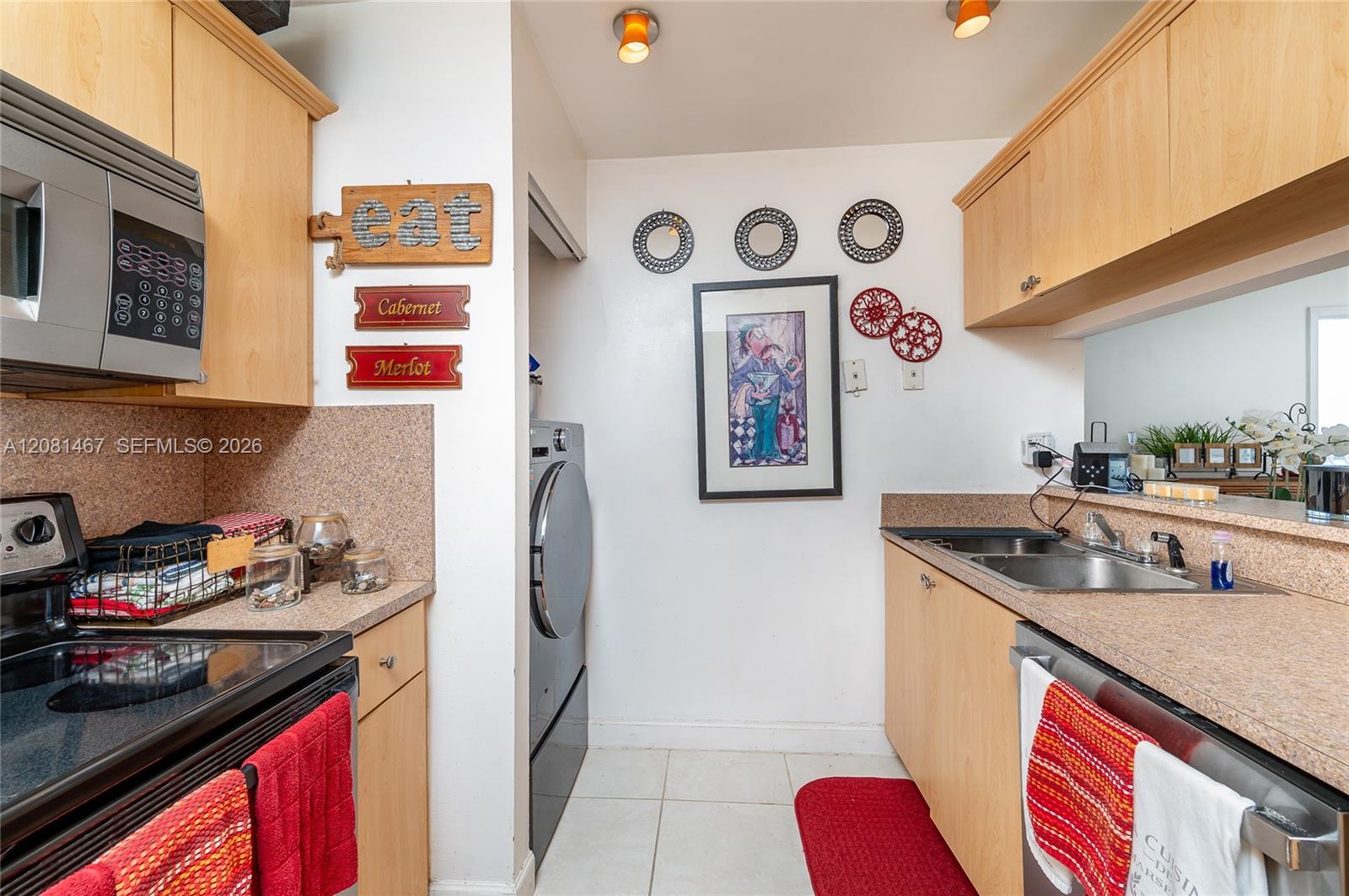 7601 E Treasure Dr # PH224 — Photo 5