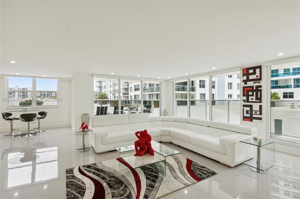 2751 S Ocean Dr # 301S — Photo 2