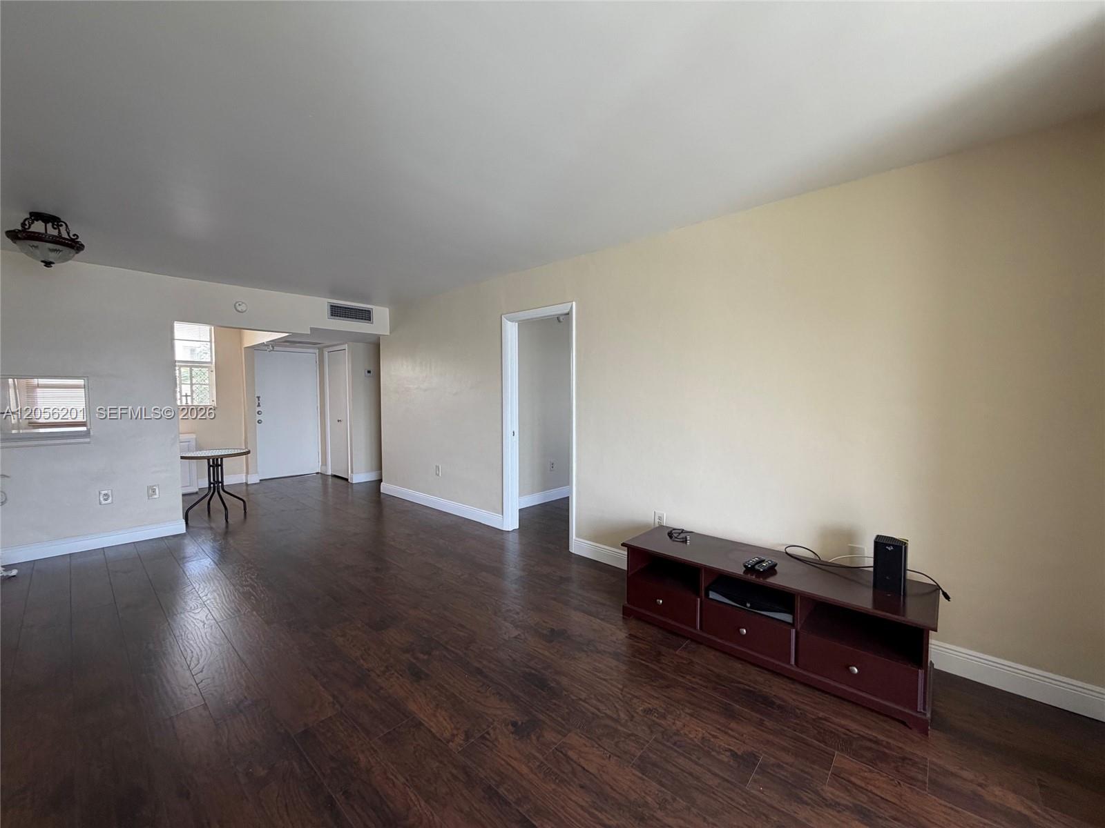 3020 Marcos Dr # 307, Aventura FL 33160