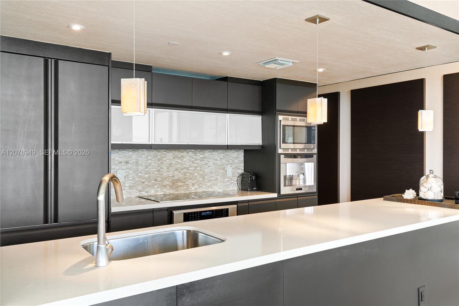 5875 Collins Ave # 1902 — Photo 4