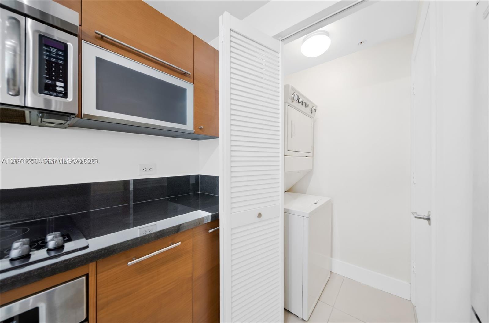 244 Biscayne Blvd # 3704 View 11