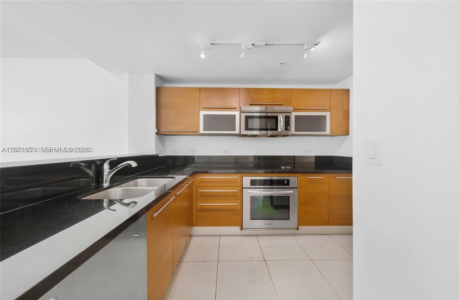 244 Biscayne Blvd # 3704 View 9
