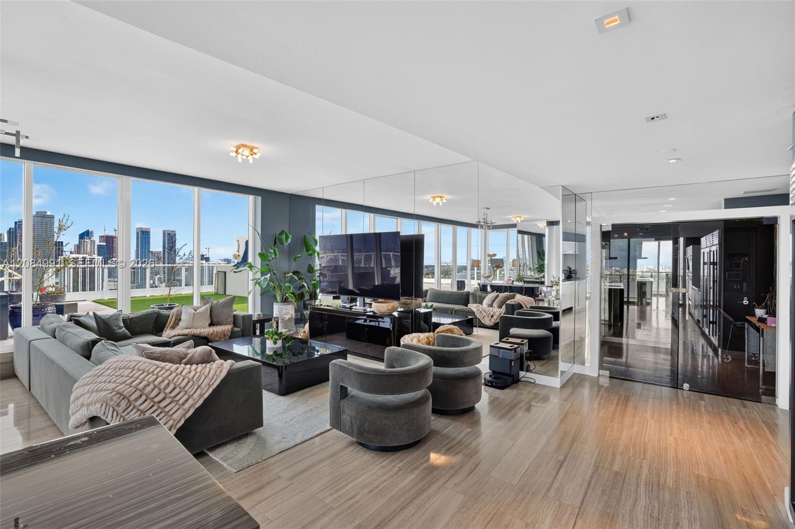 2020 N Bayshore Dr # 3708 — Photo 4
