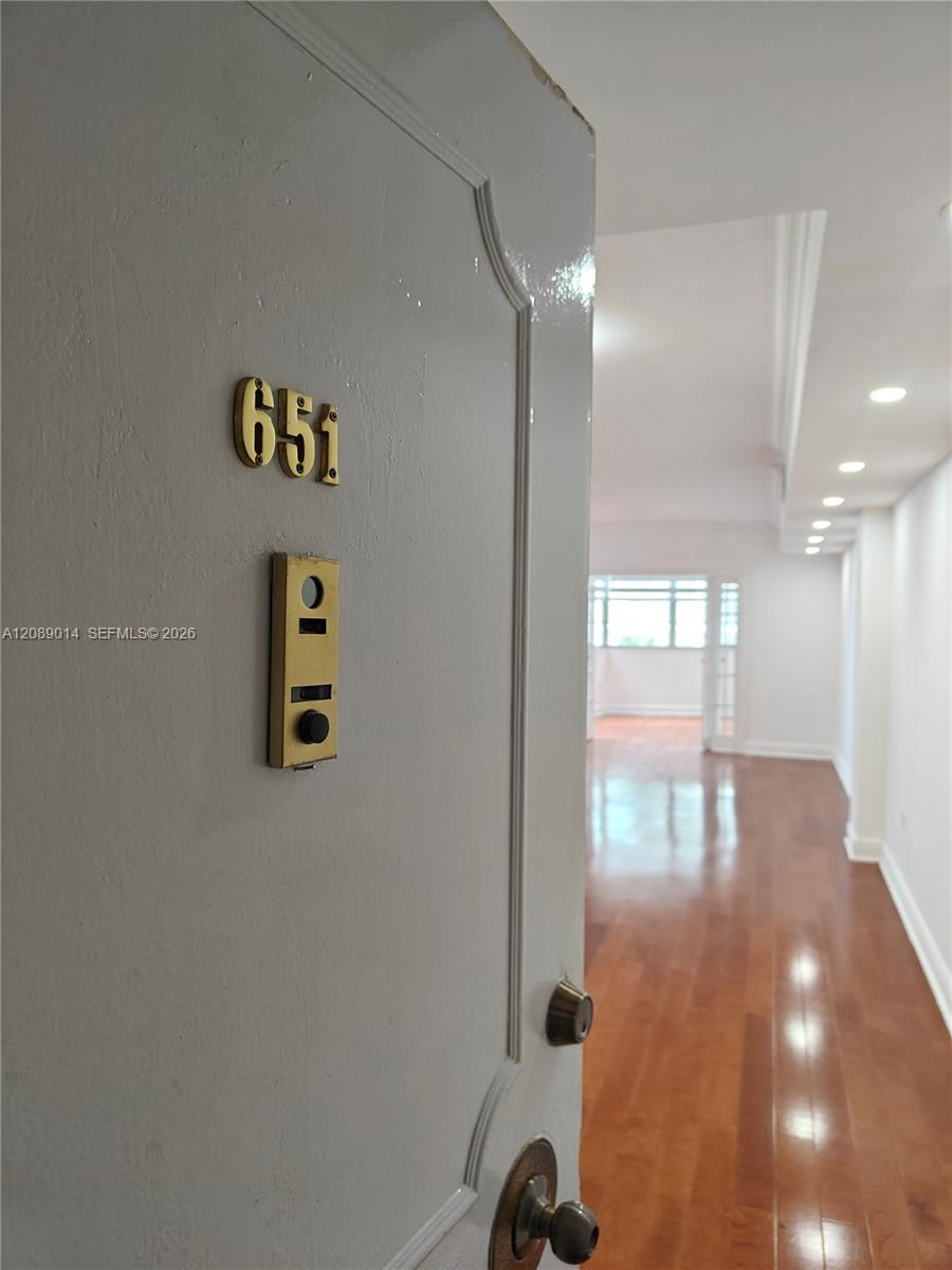 825 Brickell Bay Dr # 651, Miami FL 33131