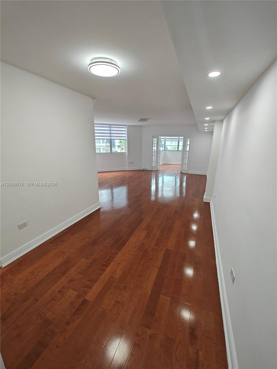 825 Brickell Bay Dr # 651 — Photo 2