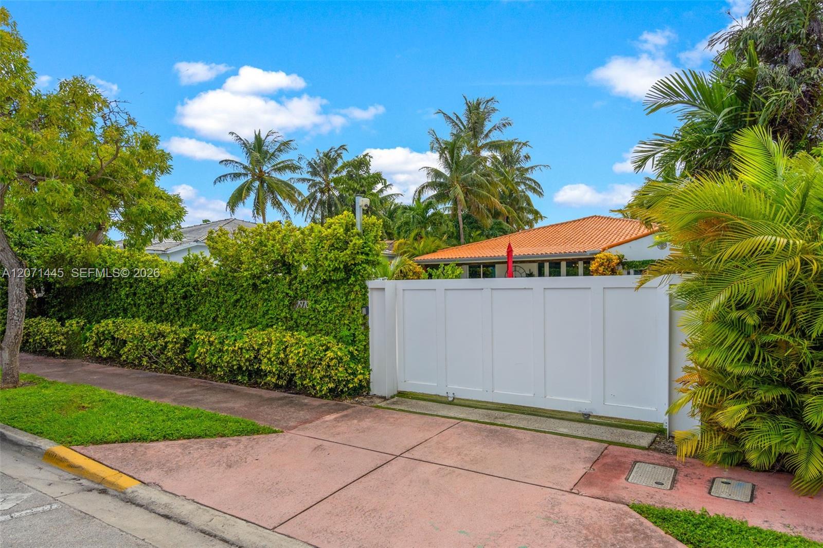 7970 Hawthorne Ave View 4