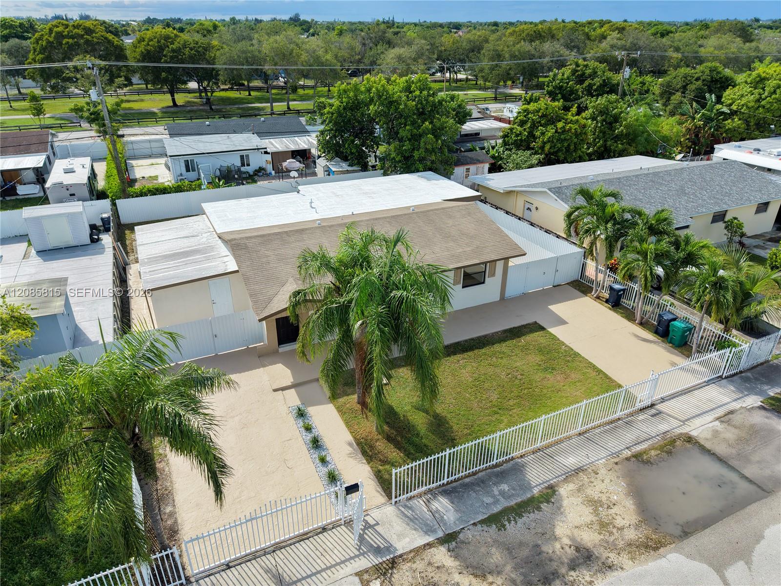 19720 SW 116th Ave — Photo 4